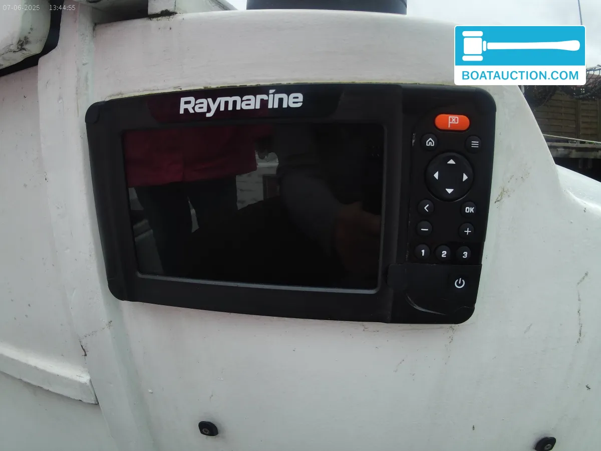 foto: 6 Helmsman 31
