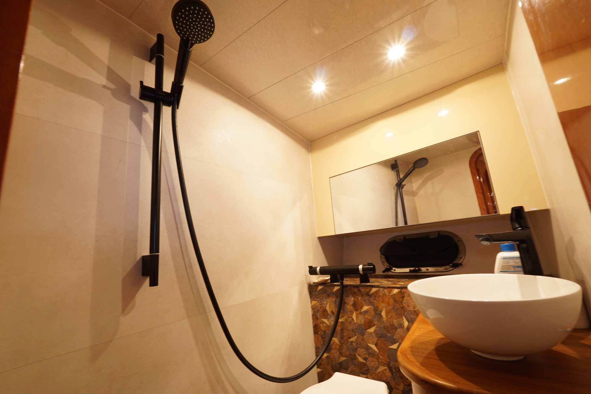 foto: 17 Airon Airon Marine 425 HT