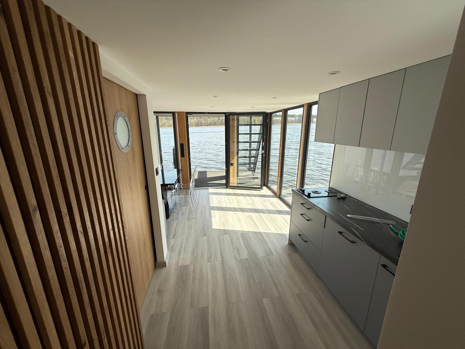 foto: 19 Shogun Mobile Houseboat