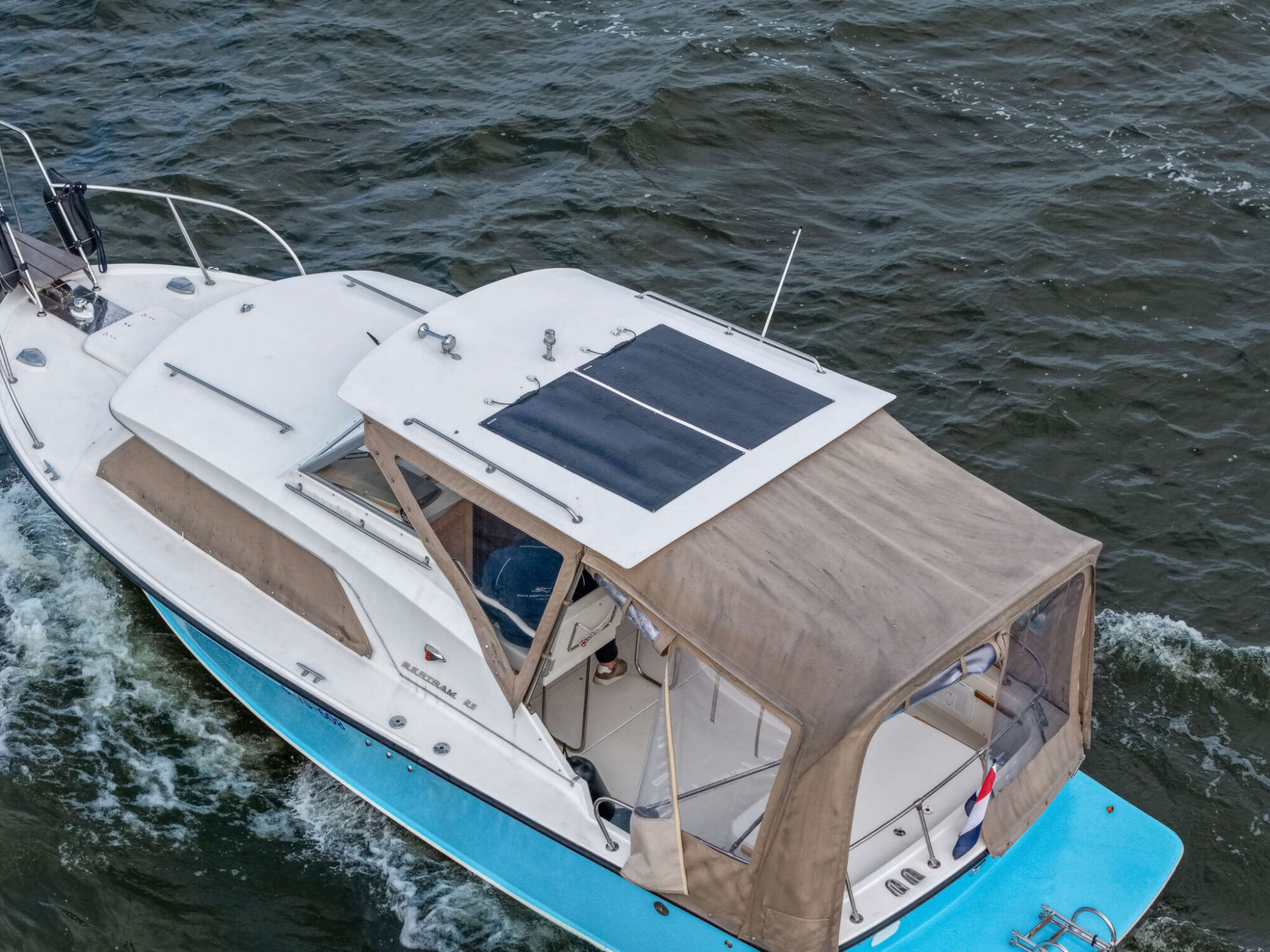 foto: 10 Bertram Bertram 25 Express Cruiser