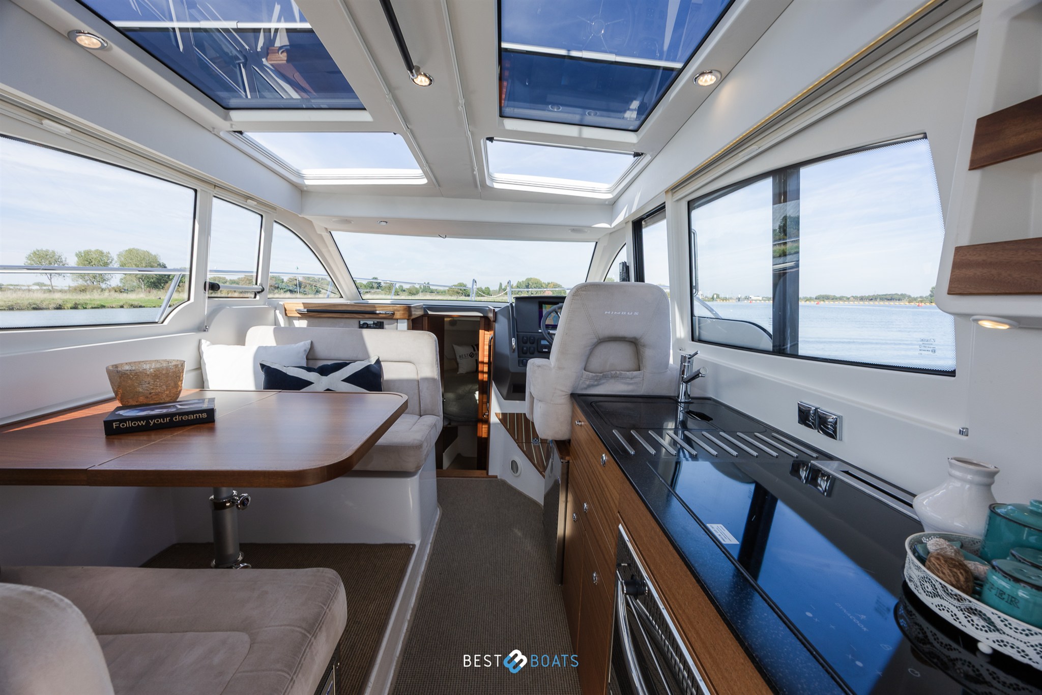 foto: 13 Nimbus 305 Coupé