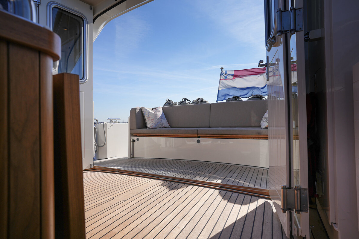foto: 22 Linssen Grand Sturdy 410 AC Variotop met stabilisator