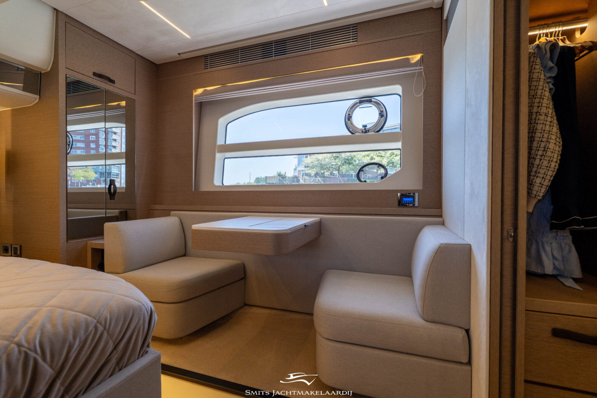 foto: 32 Prestige Prestige 590 Flybridge