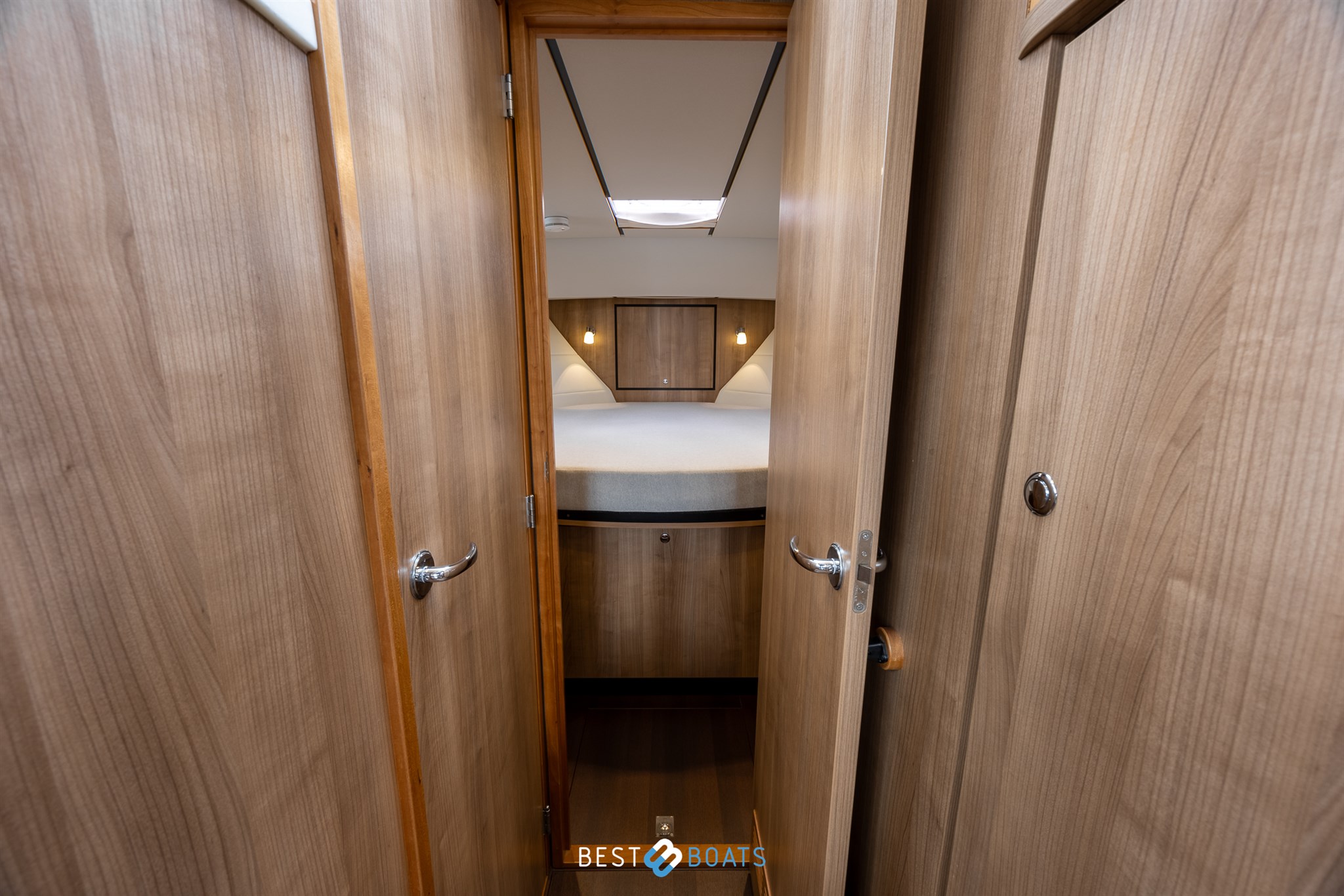 foto: 17 Linssen 30 SL Sedan