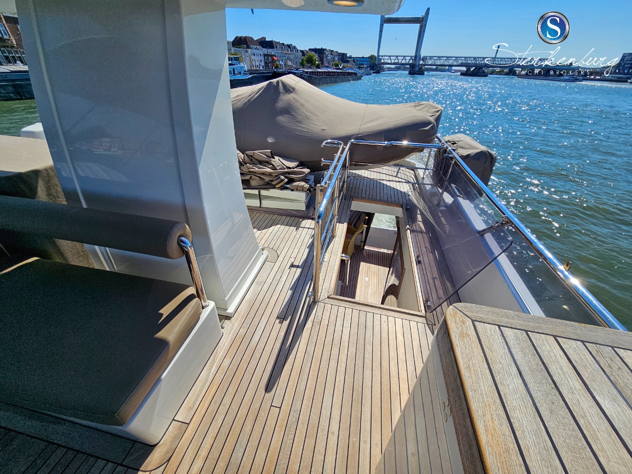 foto: 12 Van der Valk Continental II 2300 ALU-IPS