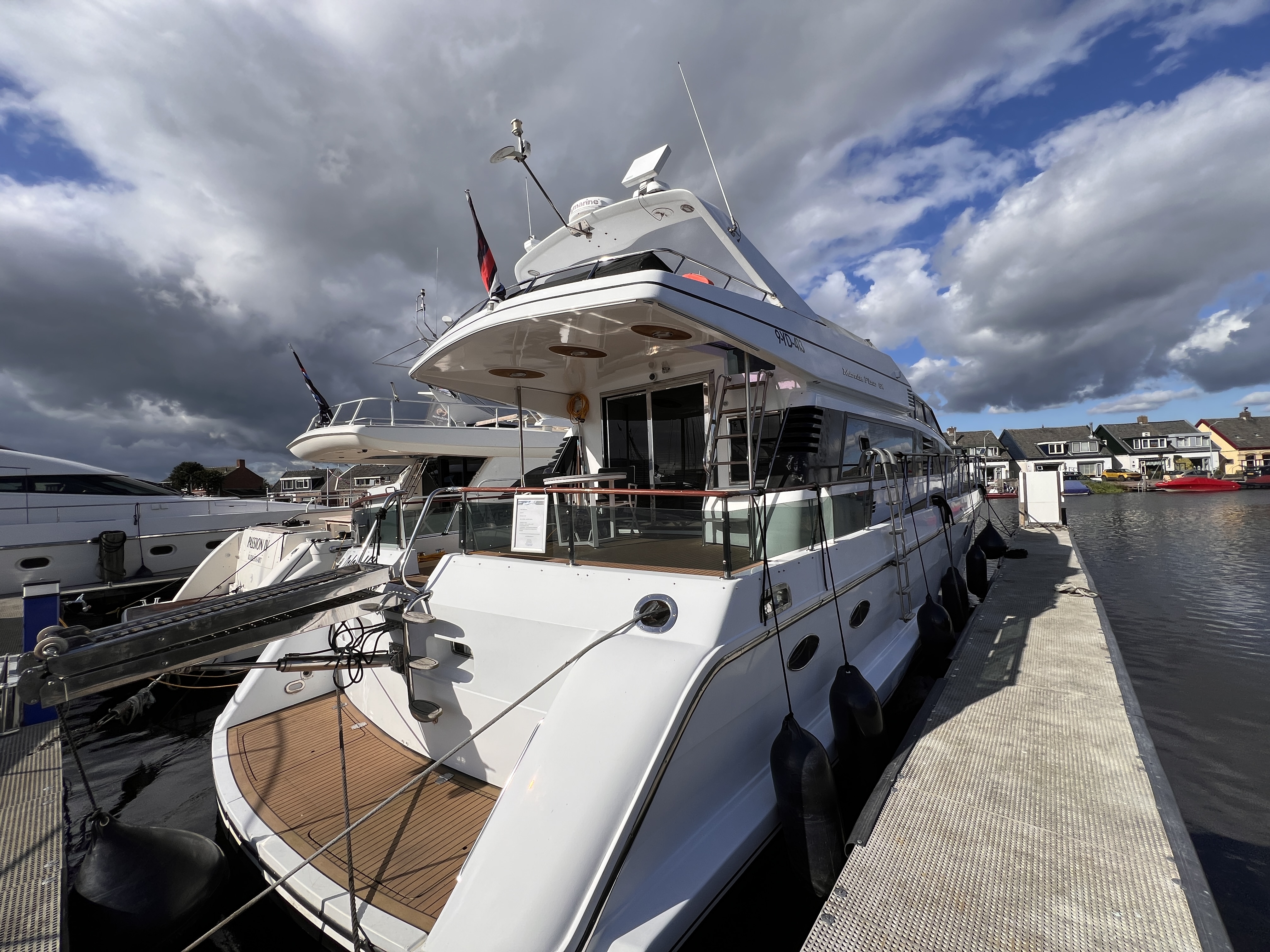 foto: 15 Monte Fino 64 ( varend woonschip )