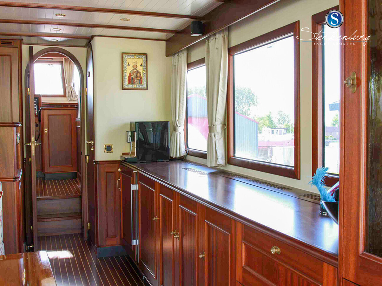 foto: 37 Alm Delfino 60