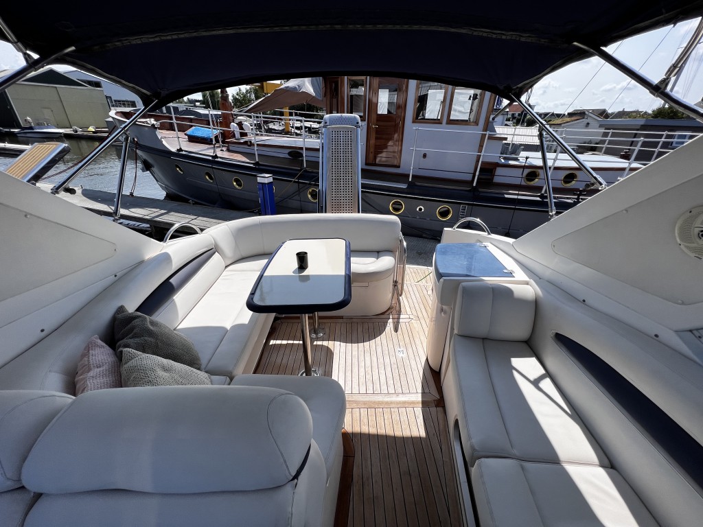foto: 12 Sealine  S38