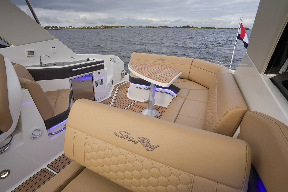 foto: 23 Sea Ray Sundancer 320
