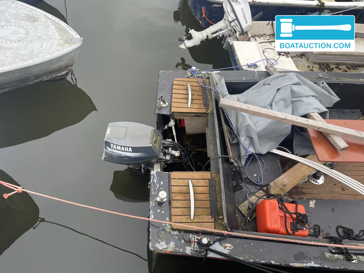 foto: 6 Motorboat 600