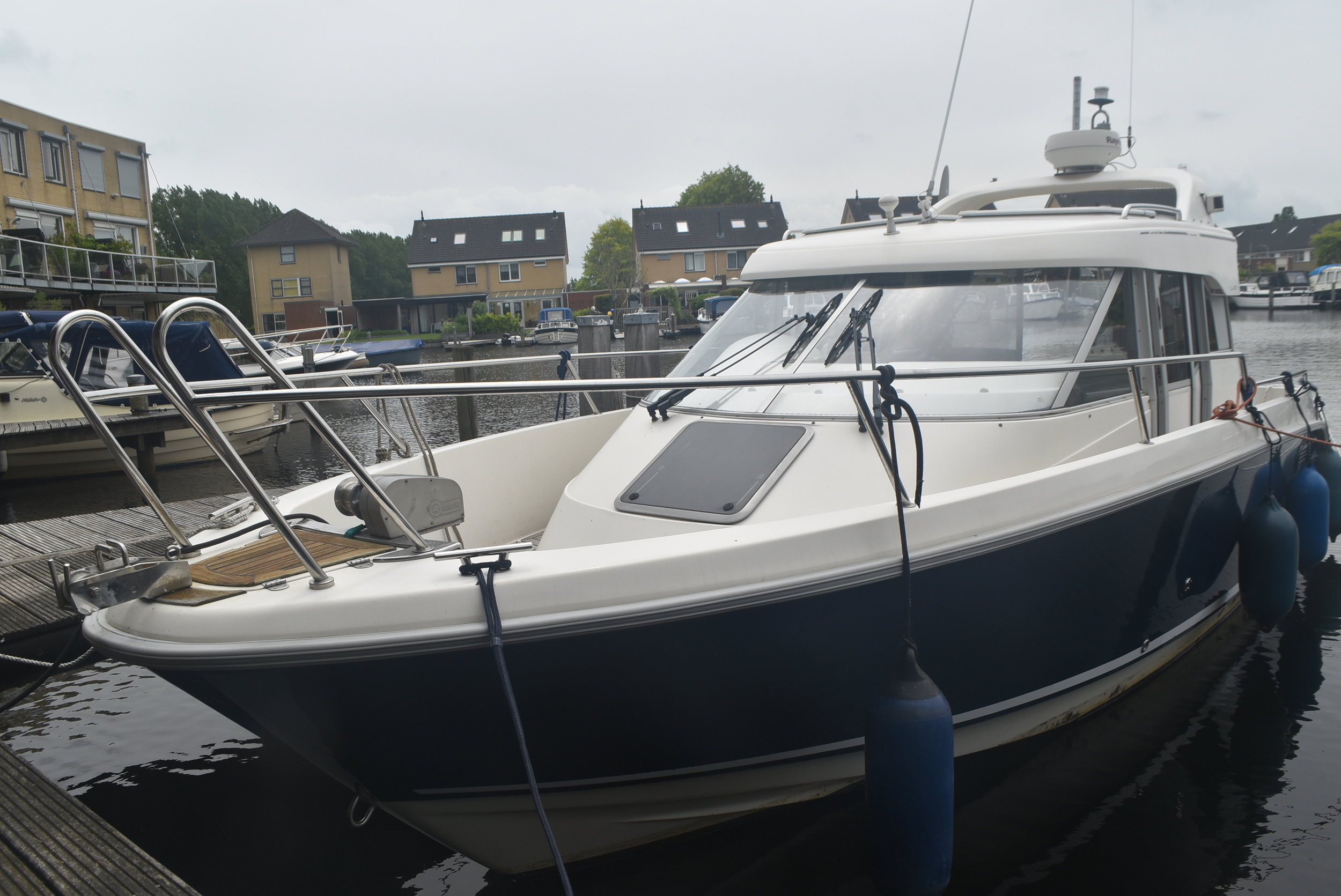 foto: 14 Aquador 25C