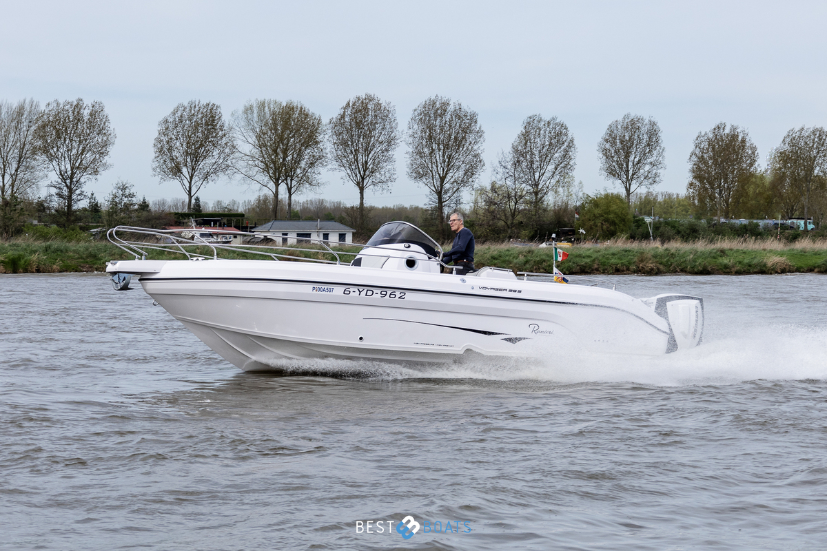 foto: 6 Ranieri Voyager 26S