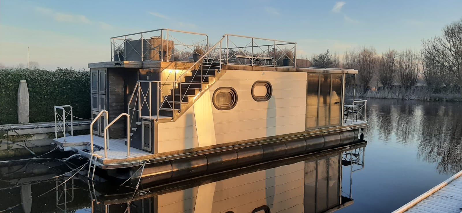 foto: 11 Campi 400 Per Direct Irnsum Ligplaats (Houseboat)