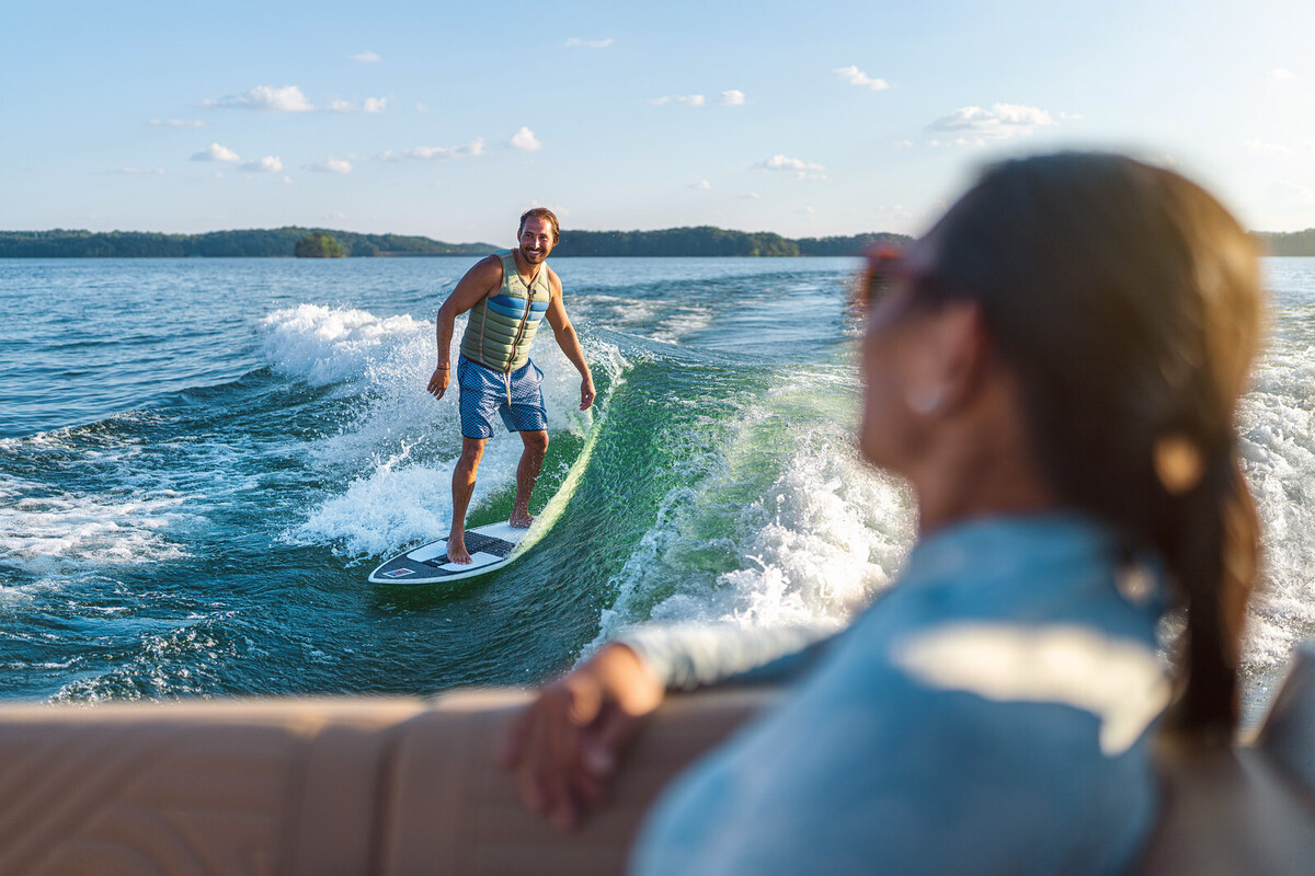 foto: 9 Sea Ray SDX 250 Surf