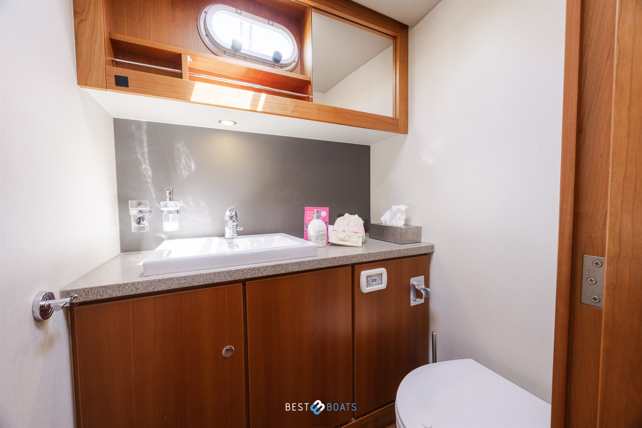 foto: 25 Linssen Grand Sturdy 470 Sedan Wheelhouse