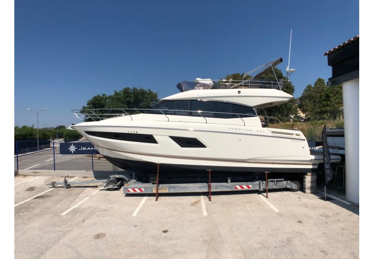 foto: 12 Prestige 420