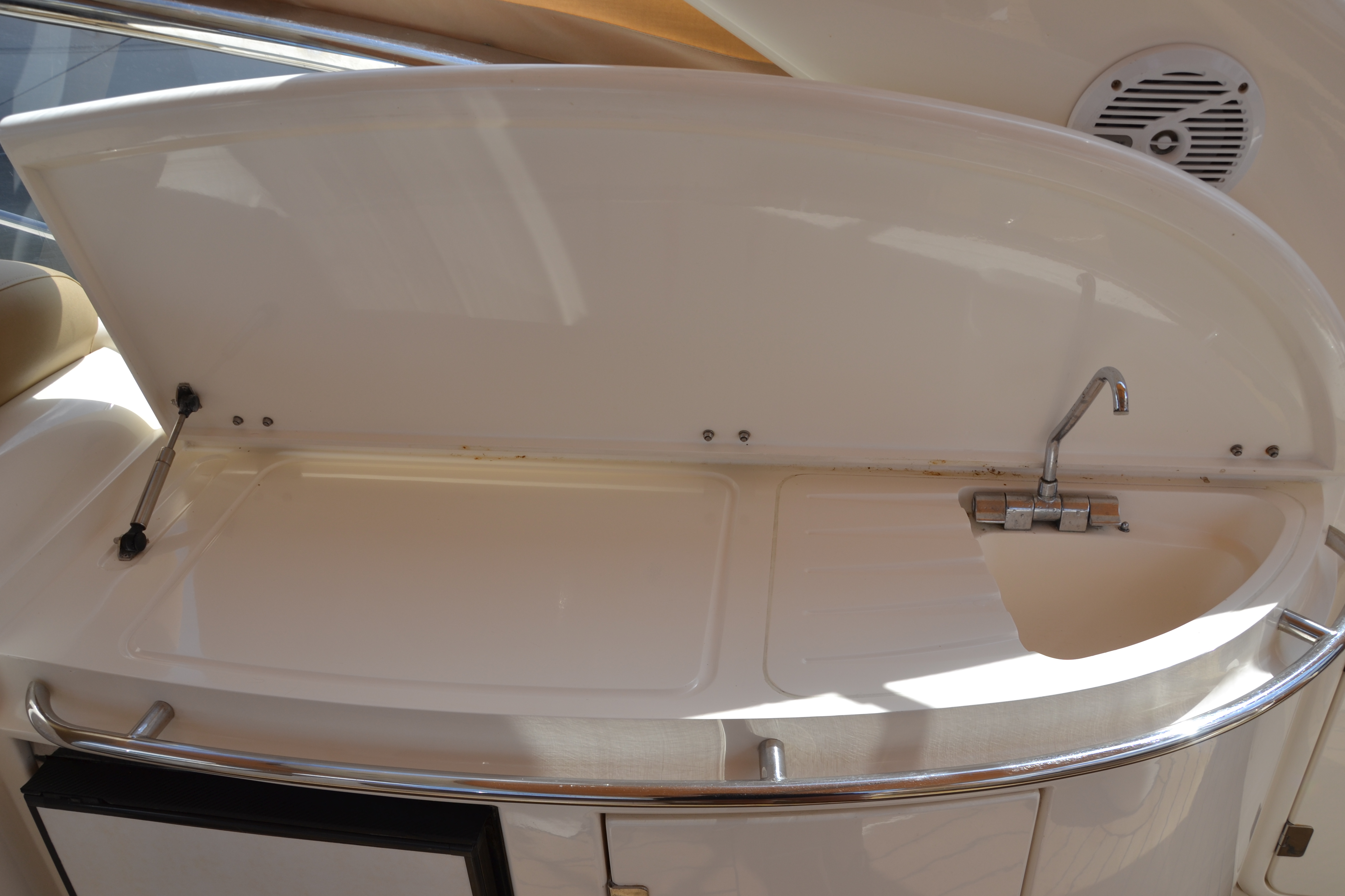 foto: 13 Sunseeker Camargue 44