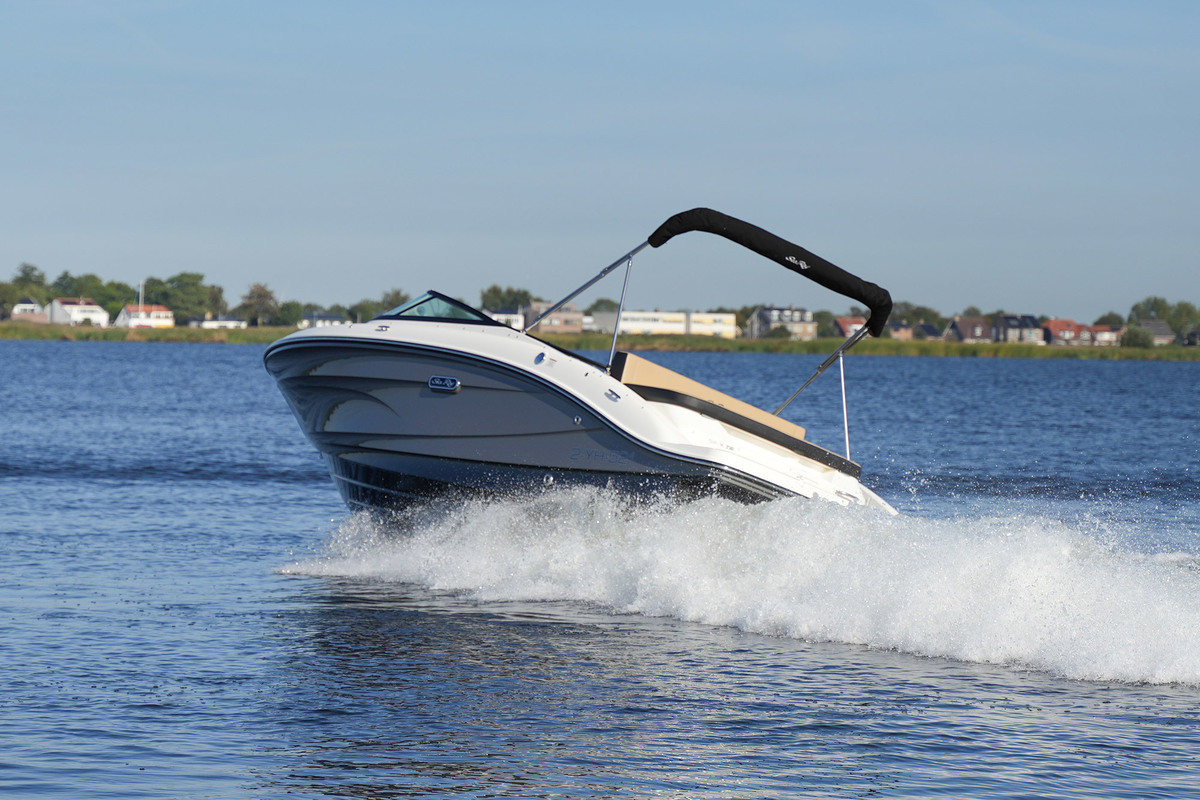foto: 25 Sea Ray SPX 210