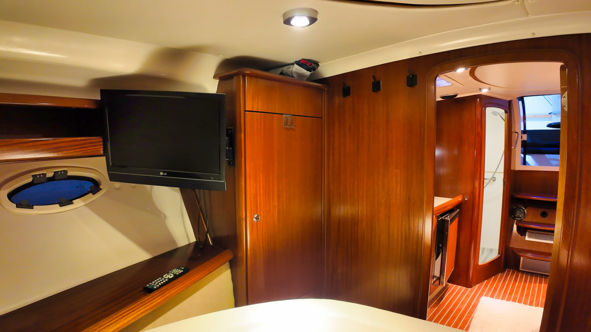 foto: 23 Bavaria Bavaria 37 HT Hardtop