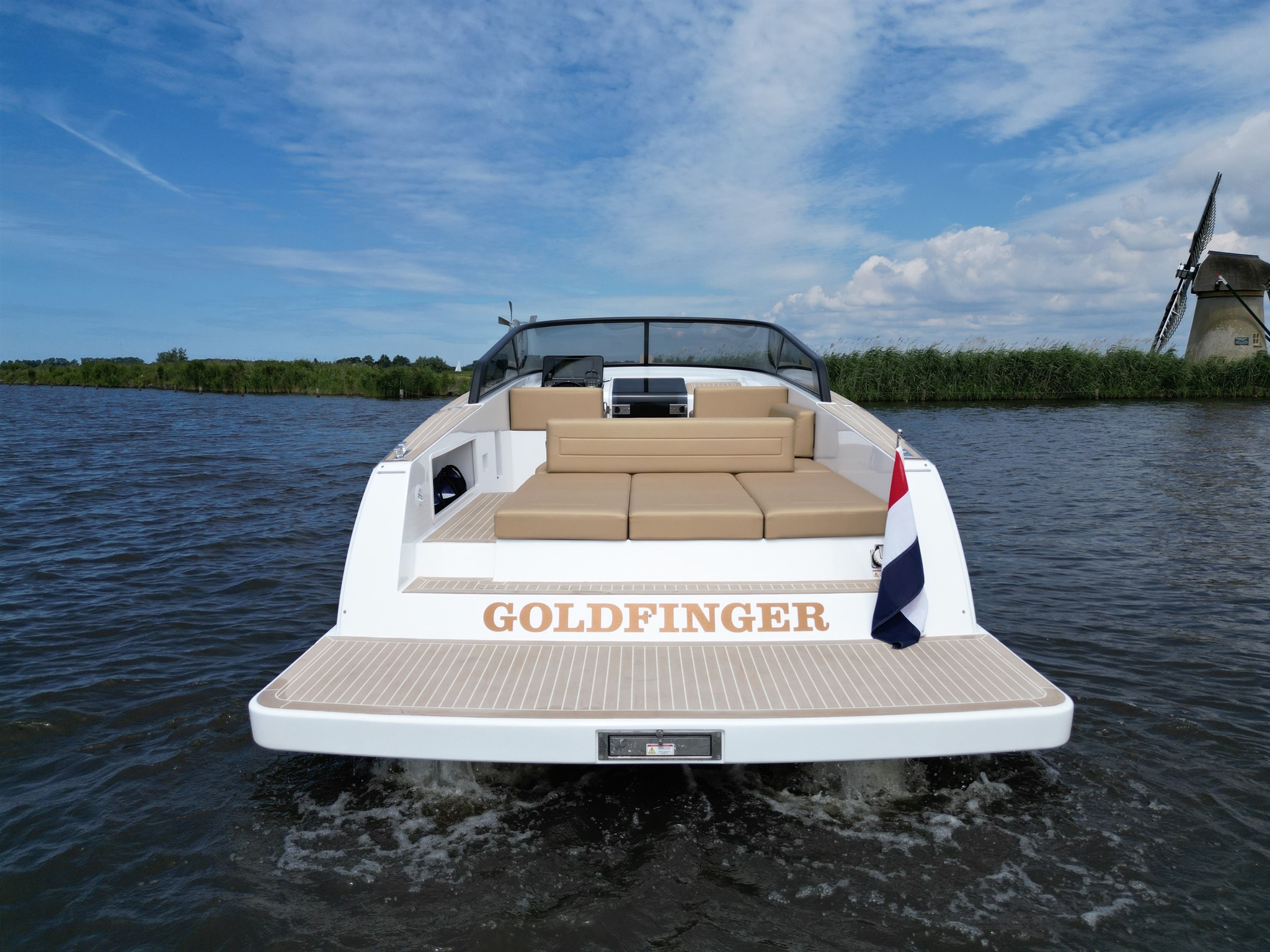 foto: 14 Vandutch 32 - Goldfinger
