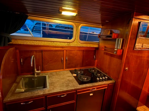 foto: 10 Meeuwkruiser  1100 DB AK GS