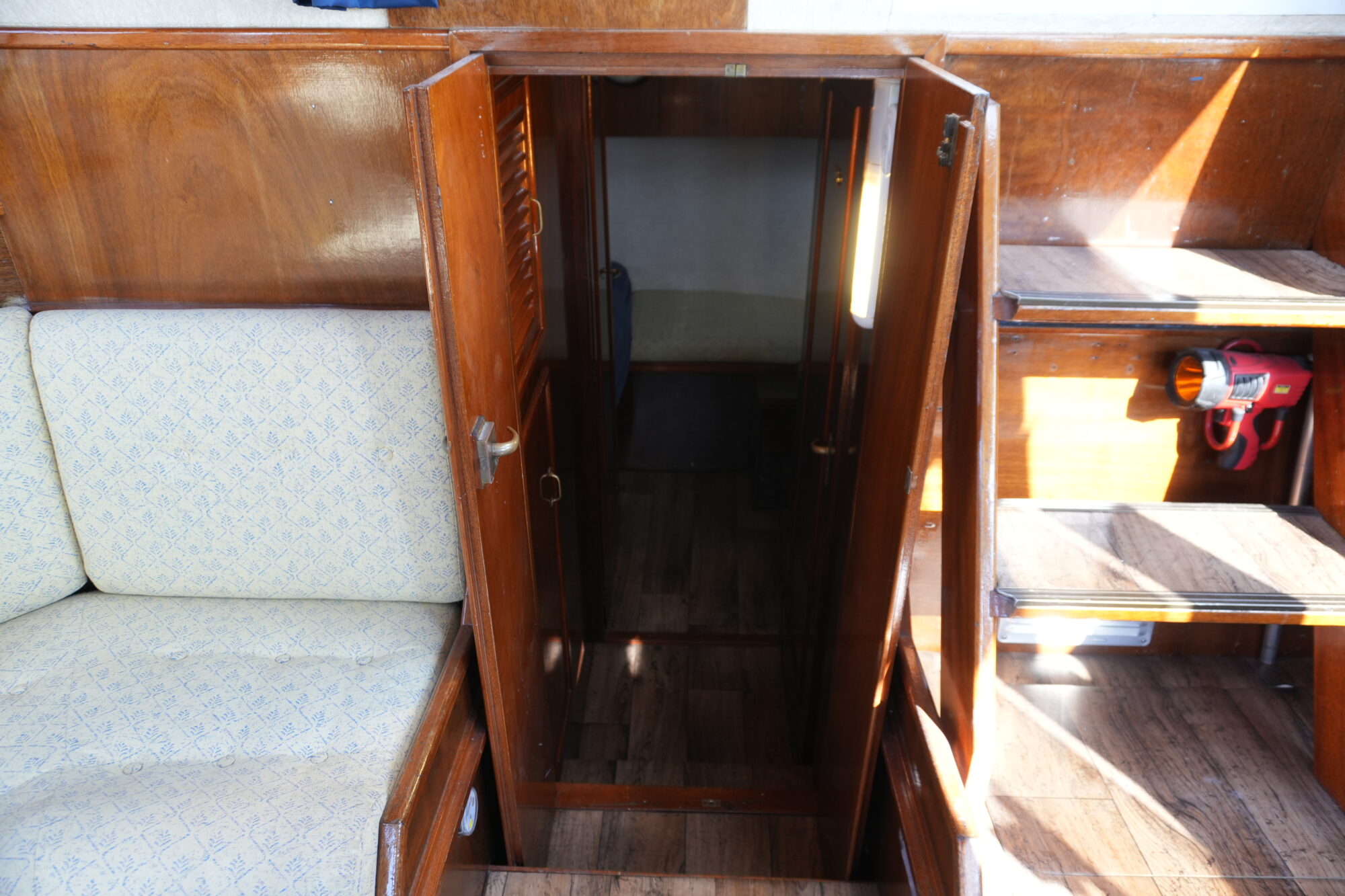 foto: 19 Curtevenne Curtevenne 10.50 AK Cabrio