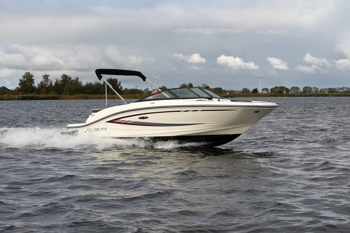 foto: 14 Sea Ray 19 SPX