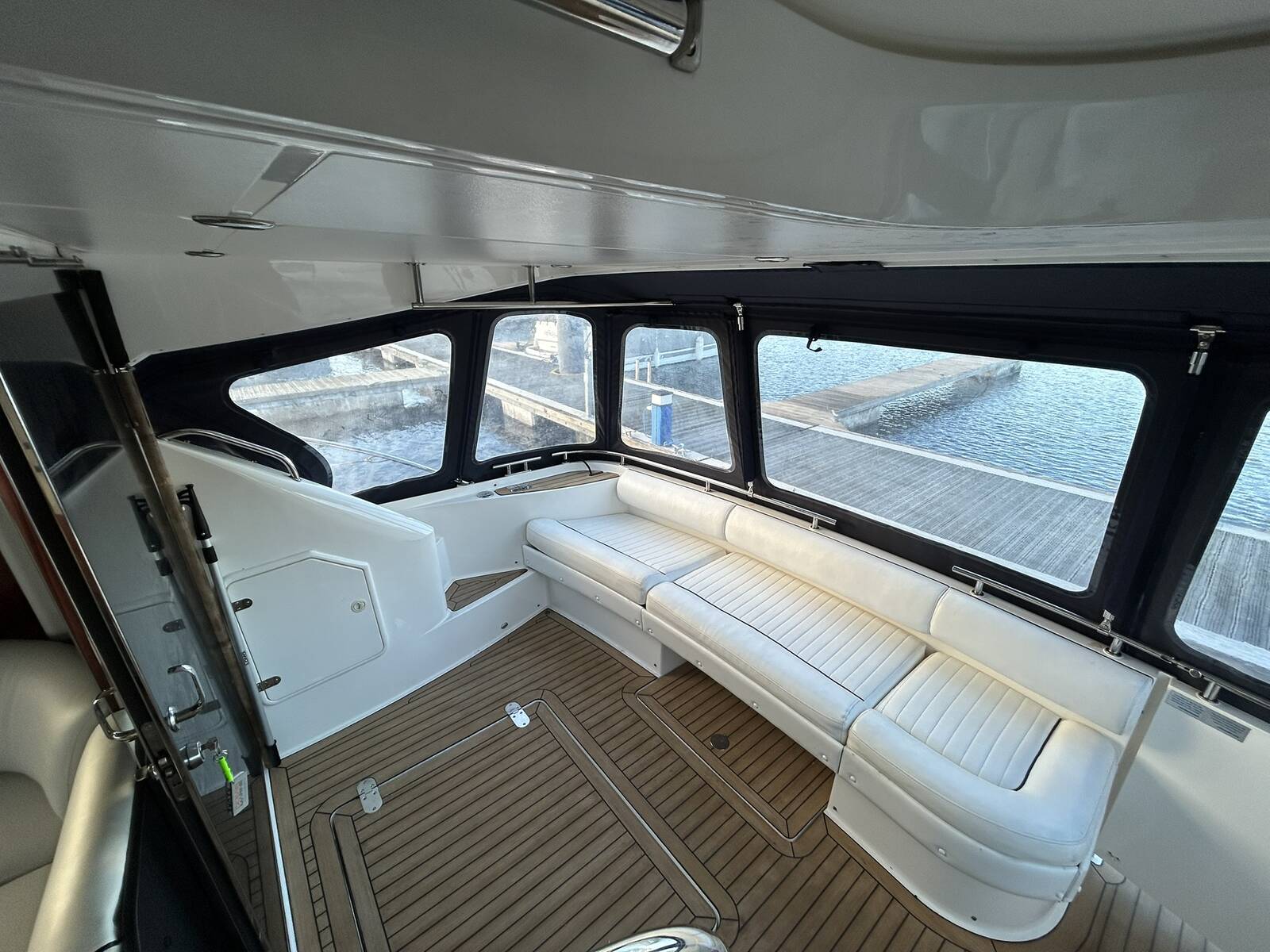 foto: 8 Fairline  Phantom 43