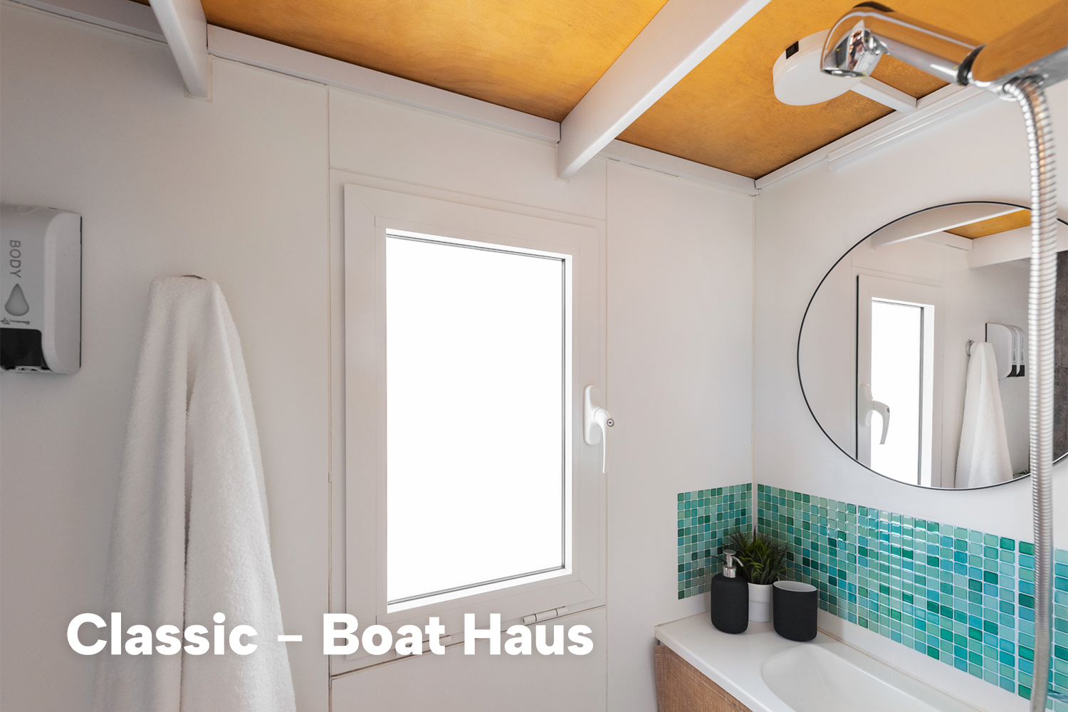 foto: 4 Boat Haus Mediterranean 8x3 Classic Houseboat