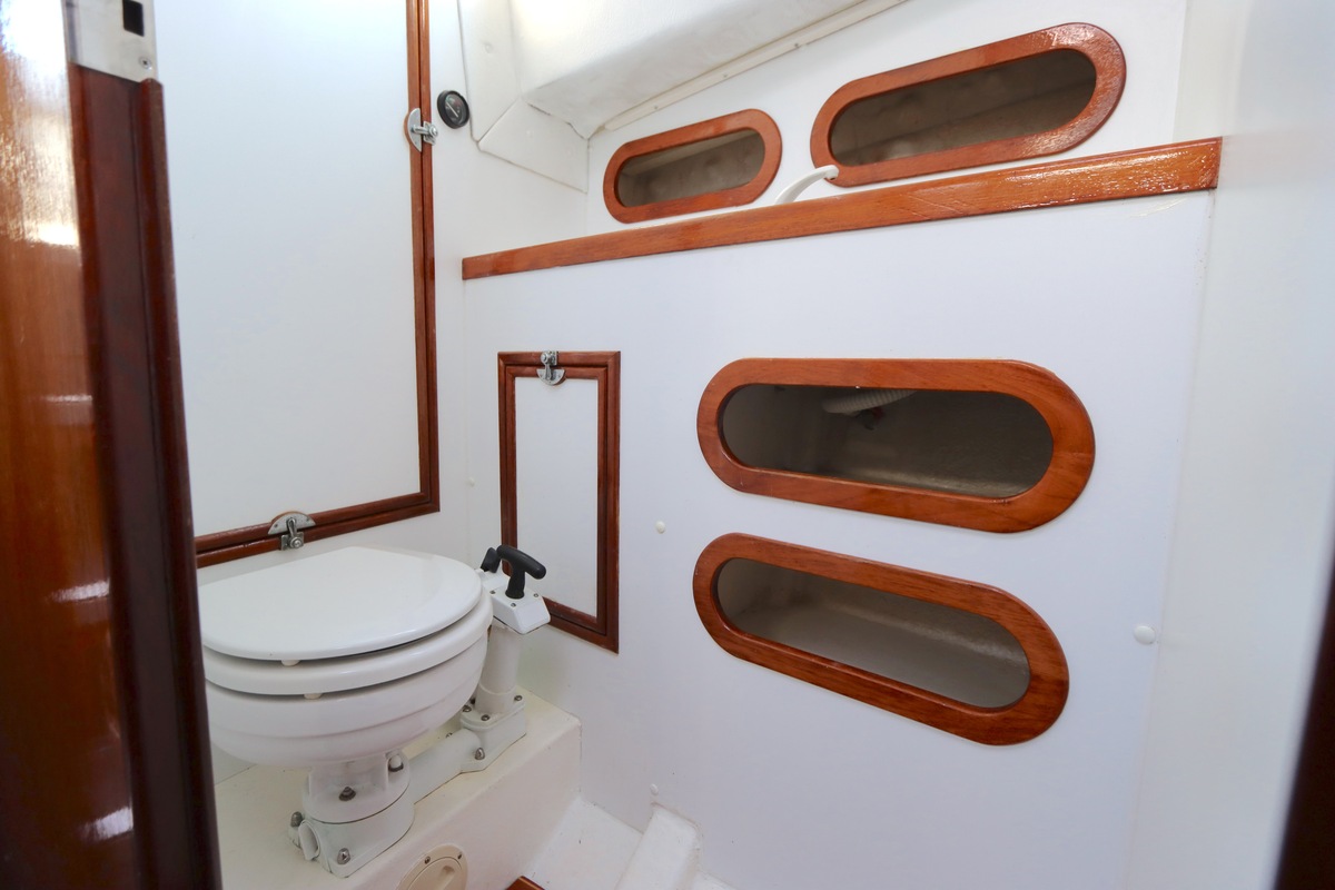foto: 12 Lochin  333 Workboat