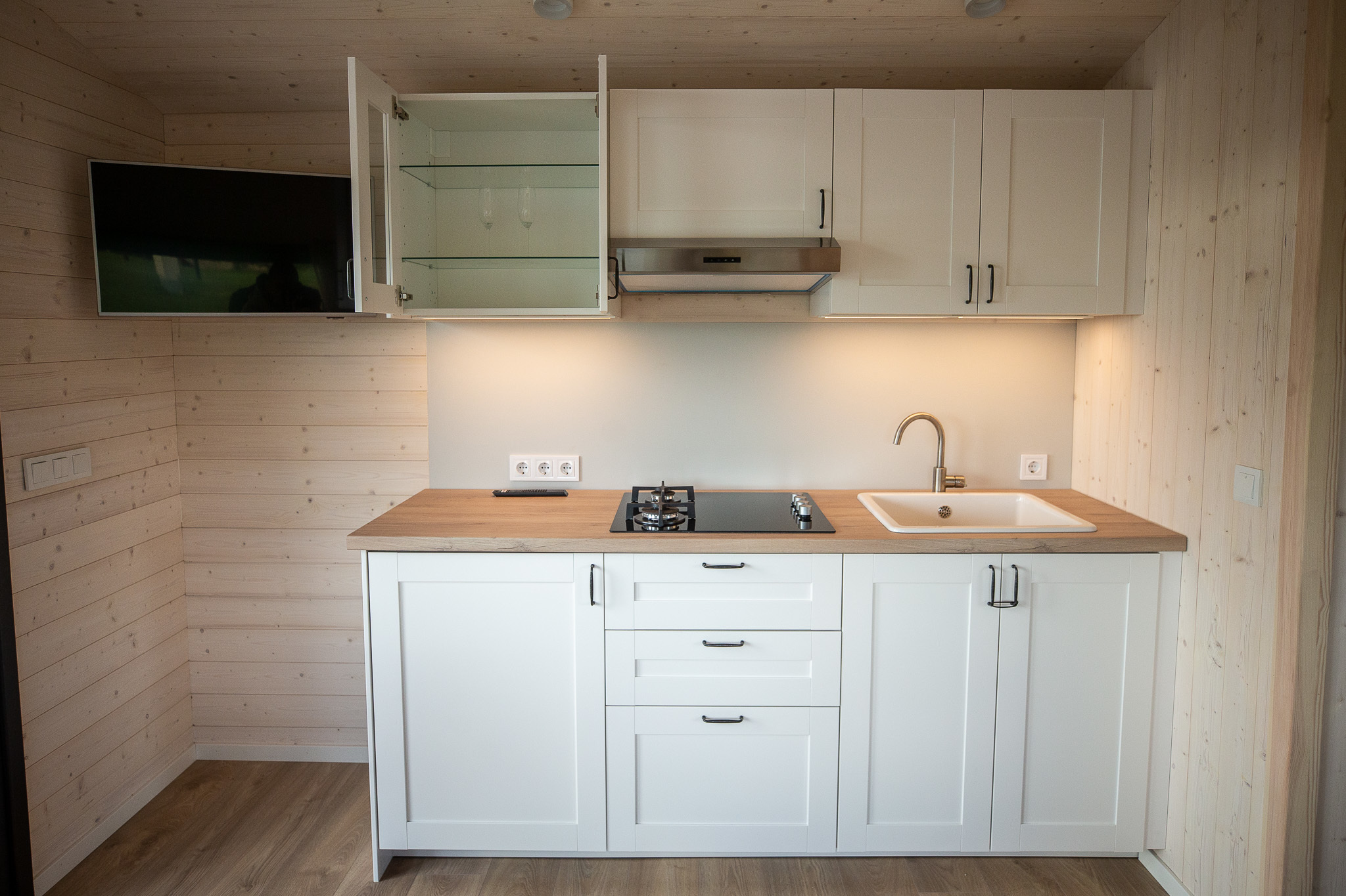 foto: 7 Twin M-Cabin Houseboat