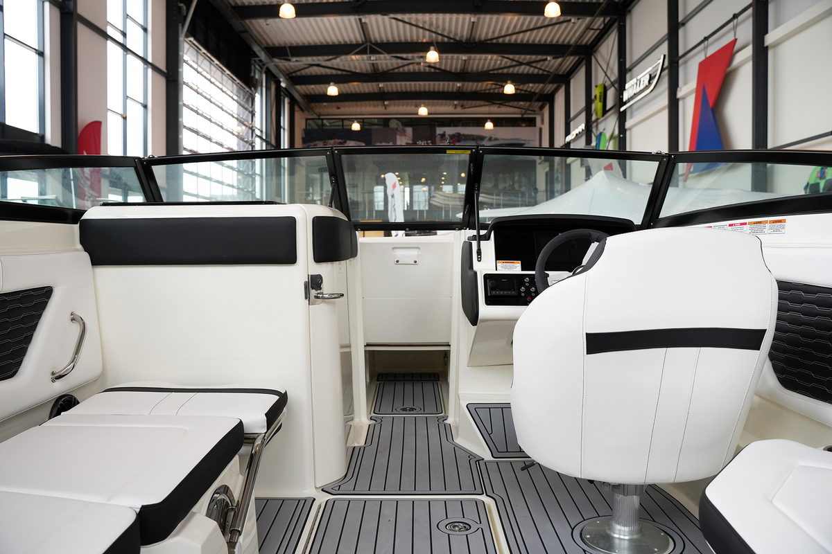 foto: 32 Sea Ray SPX 230 Outboard