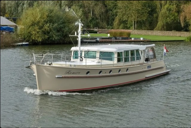 foto: 59 Serious Yachts Serious Yachts Gently Low Bridge 45 Sedan