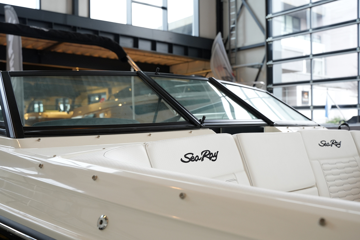 foto: 33 Sea Ray SPX 230 Outboard