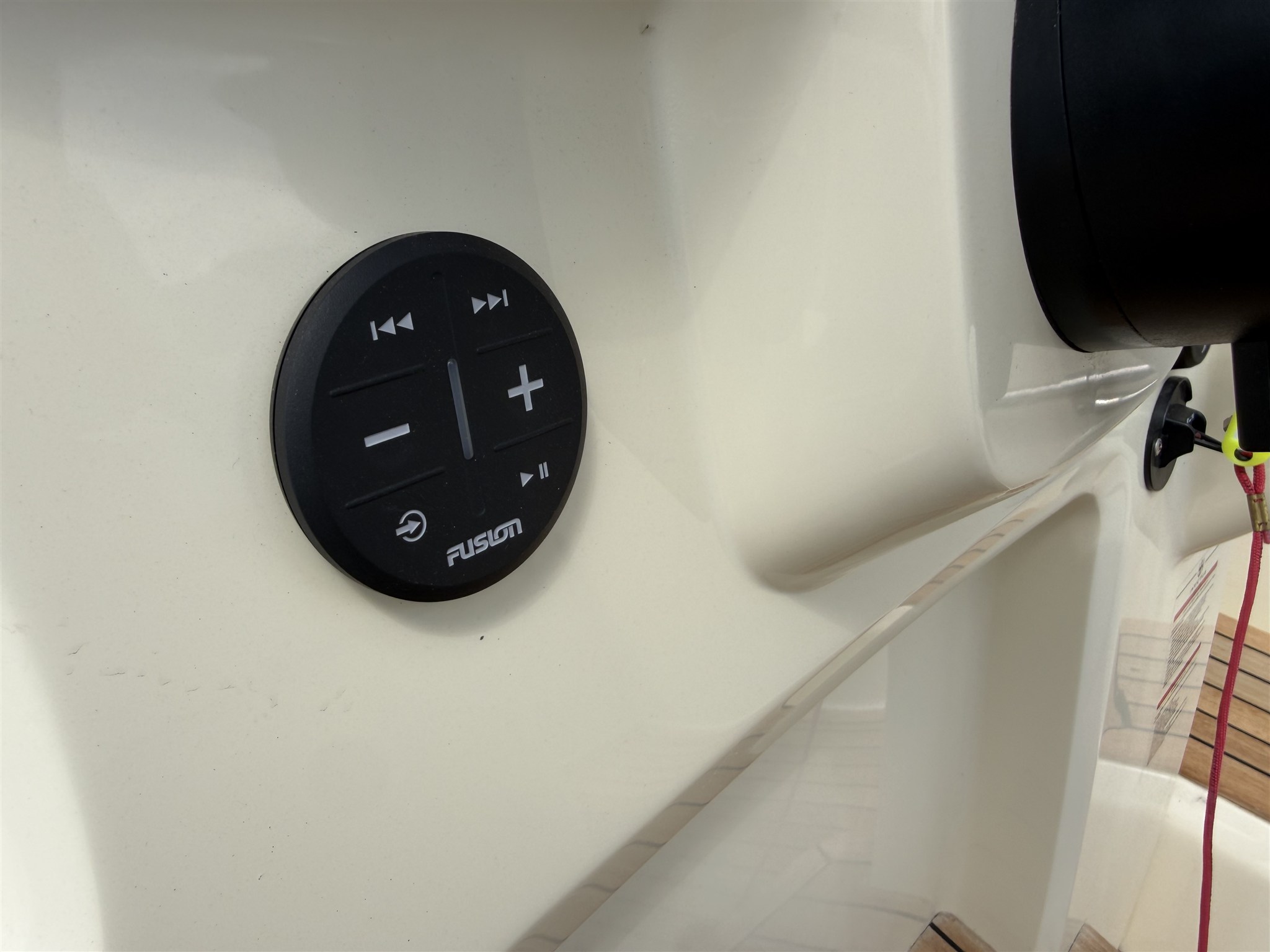 foto: 17 Invictus GT 280