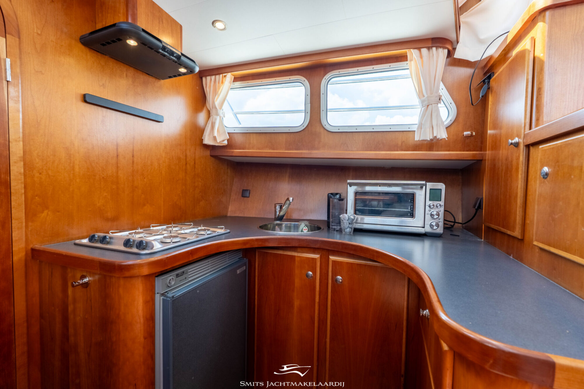 foto: 9 Amirante Amirante Kruiser 12.50 AK Cabrio