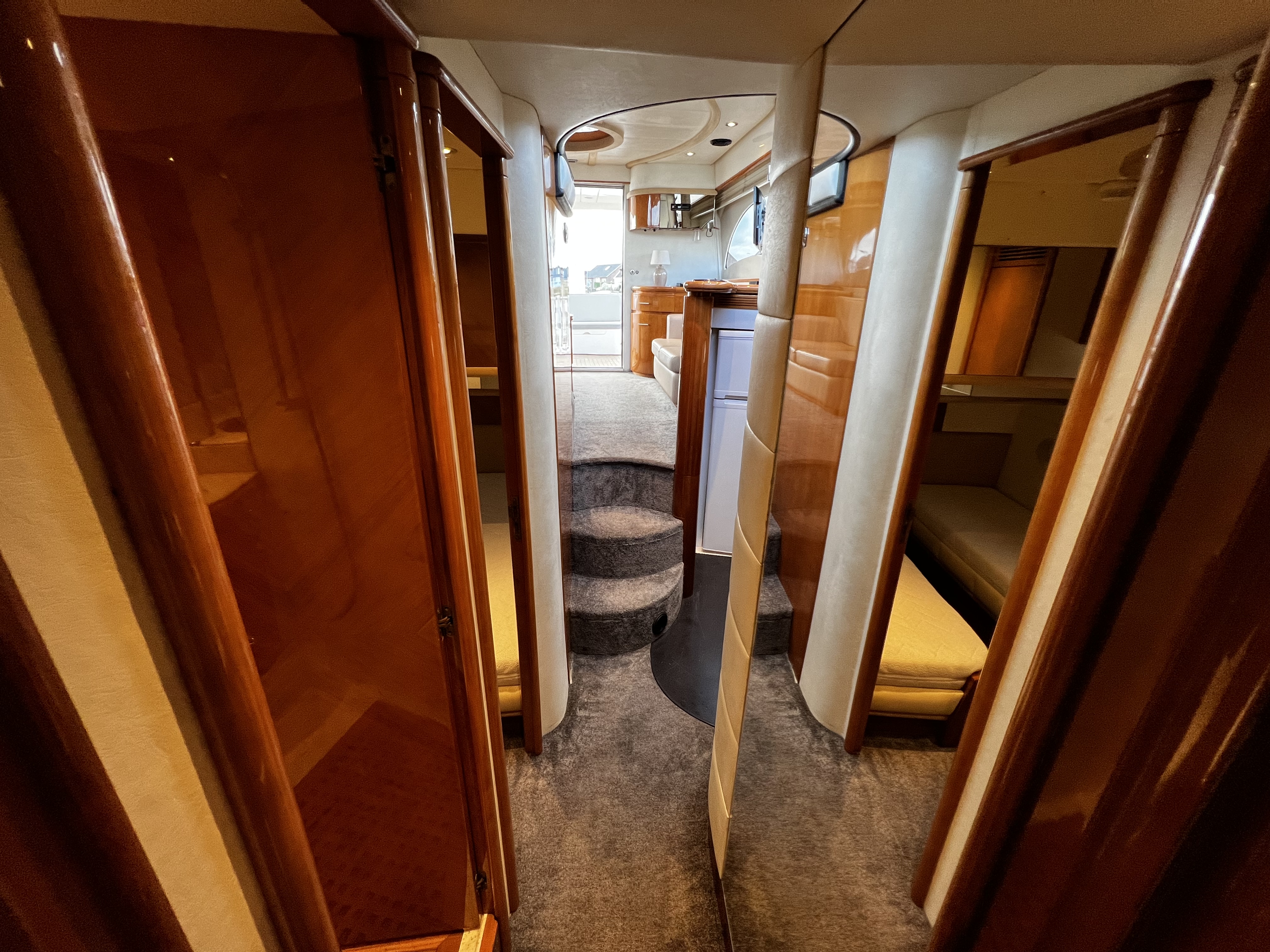 foto: 12 Astondoa  43 GLX