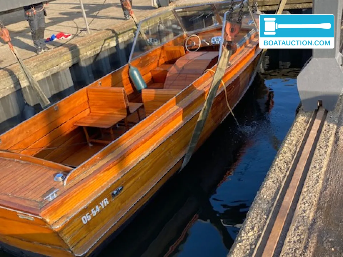 foto: 13 Taxi boat 850