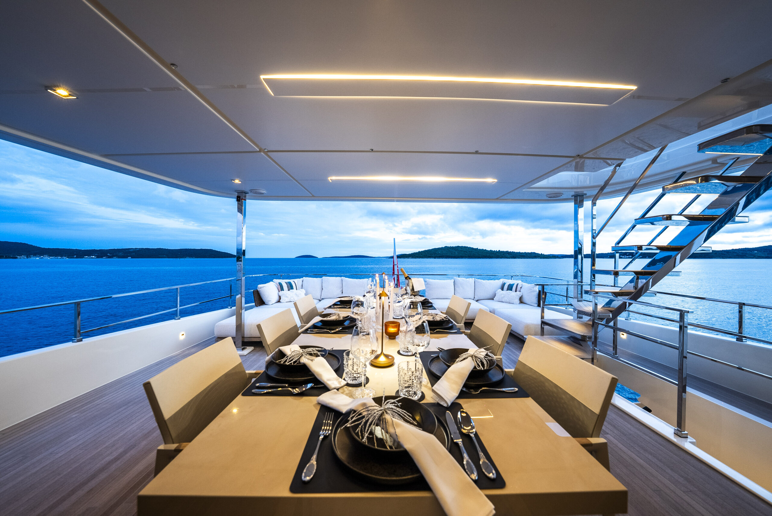 foto: 43 Custom Line Navetta 33
