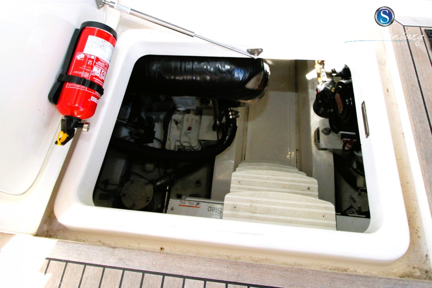 foto: 23 Rivièra 4700 Sport Yacht