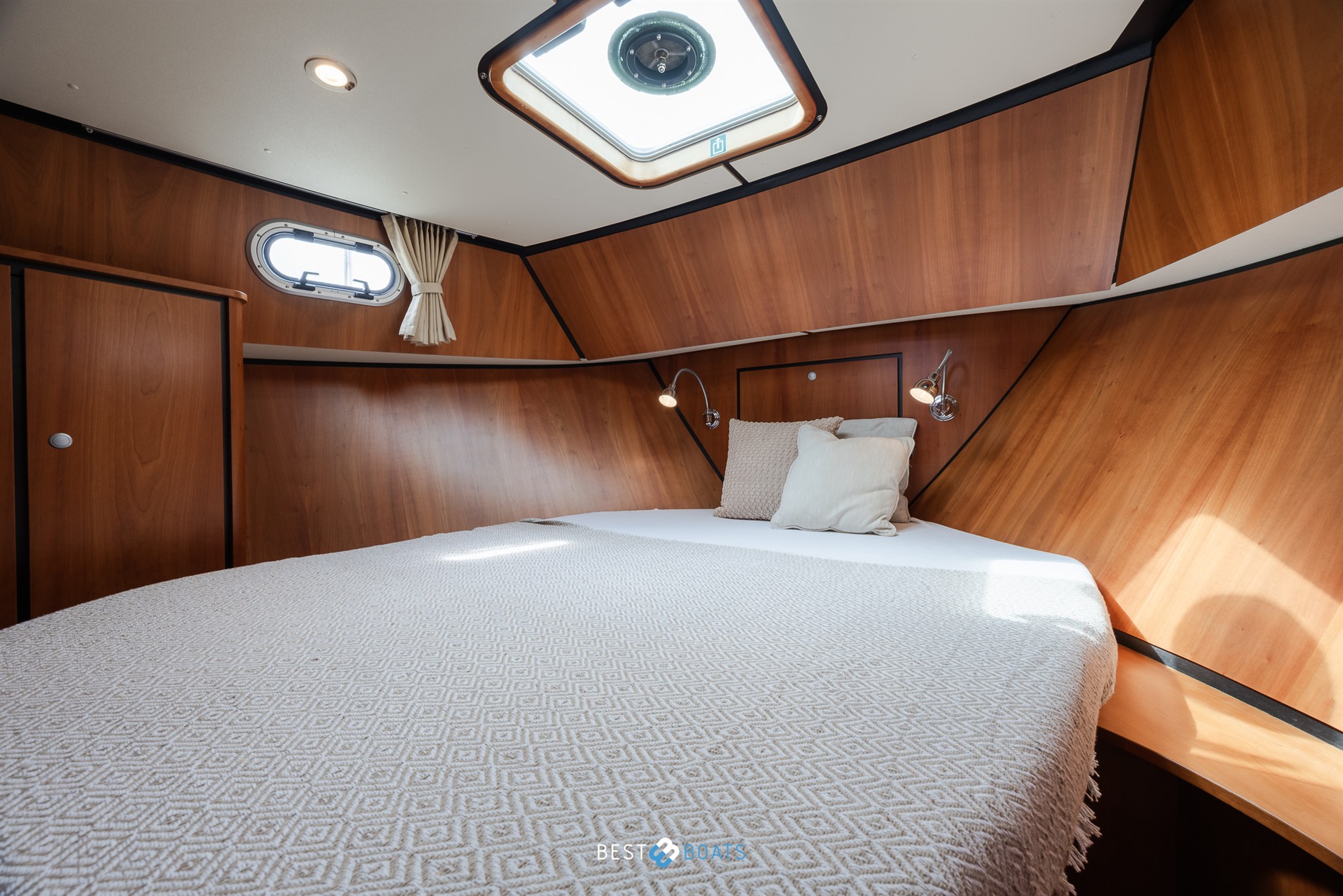 foto: 9 Linssen Grand Sturdy 25.9 SCF