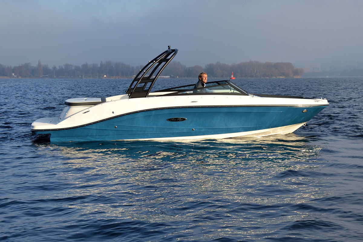 foto: 35 Sea Ray SPX 230
