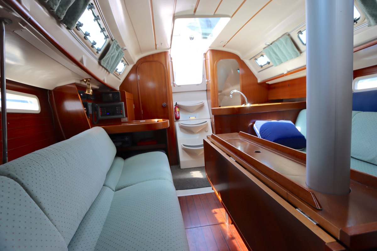 foto: 14 Beneteau Oceanis 300