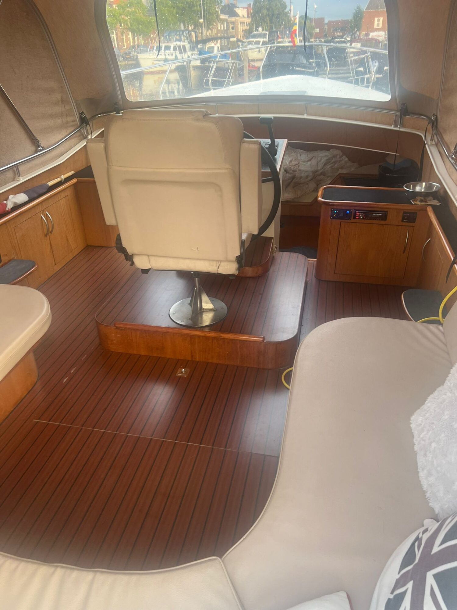 foto: 12 Valkkruiser Valkkruiser 8.50 Cabinsloep