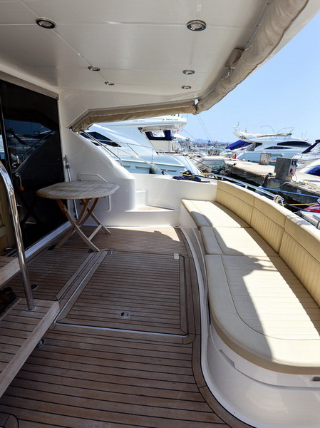 foto: 5 Fairline Phantom 50