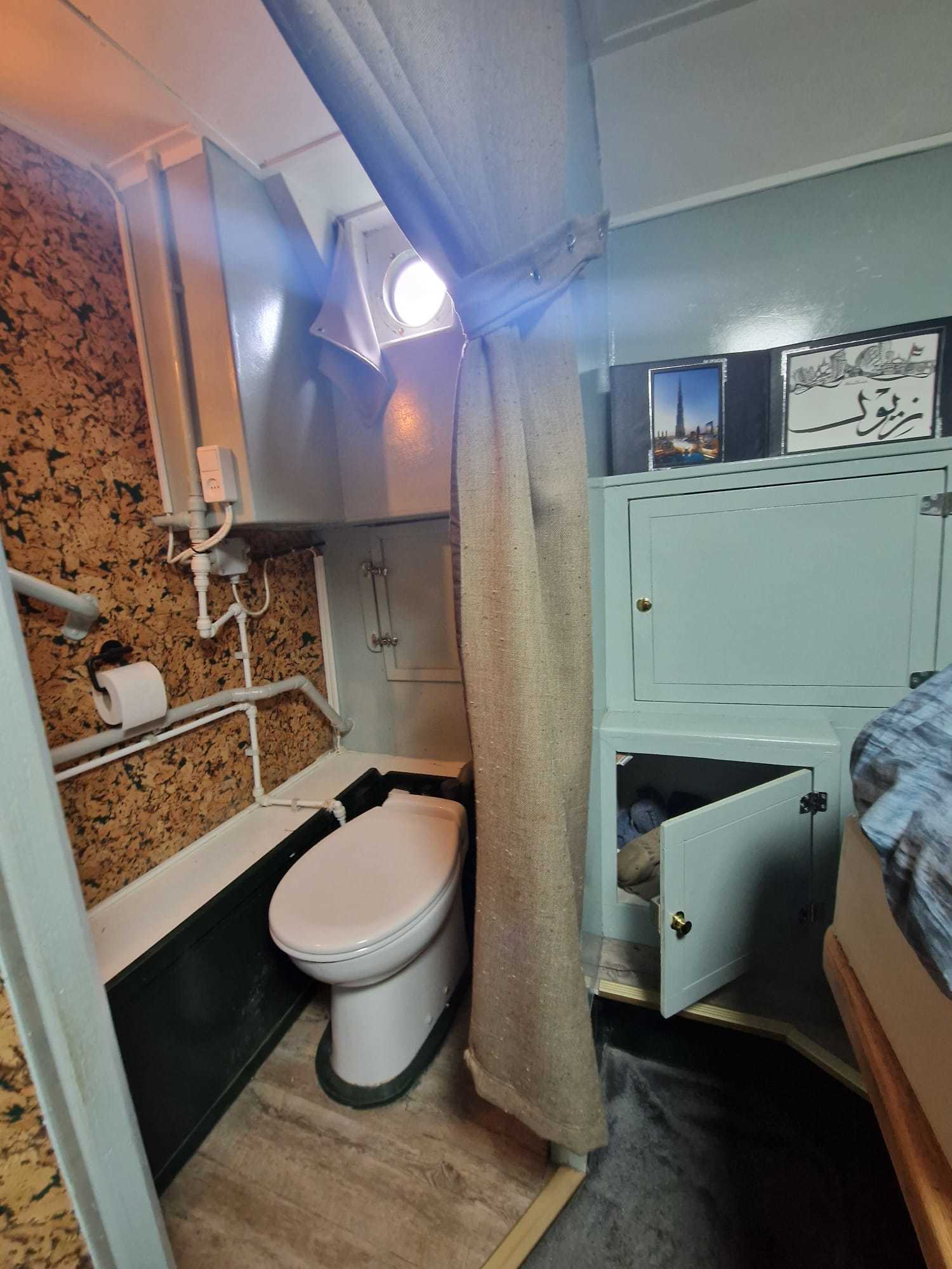 foto: 7 Ex Viskottter/ Varend Woonschip Ex Viskotter