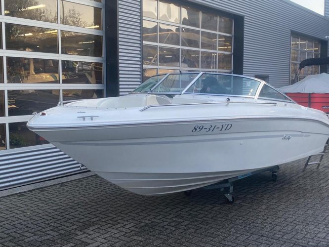 hoofdfoto: 1 Sea Ray 210 Bowrider