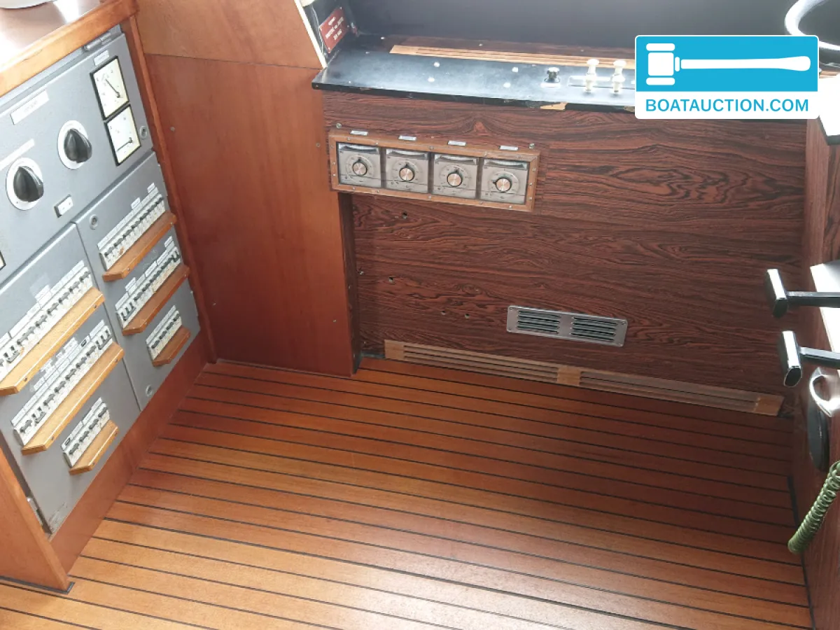 foto: 30 Bateau de patrouille 2300