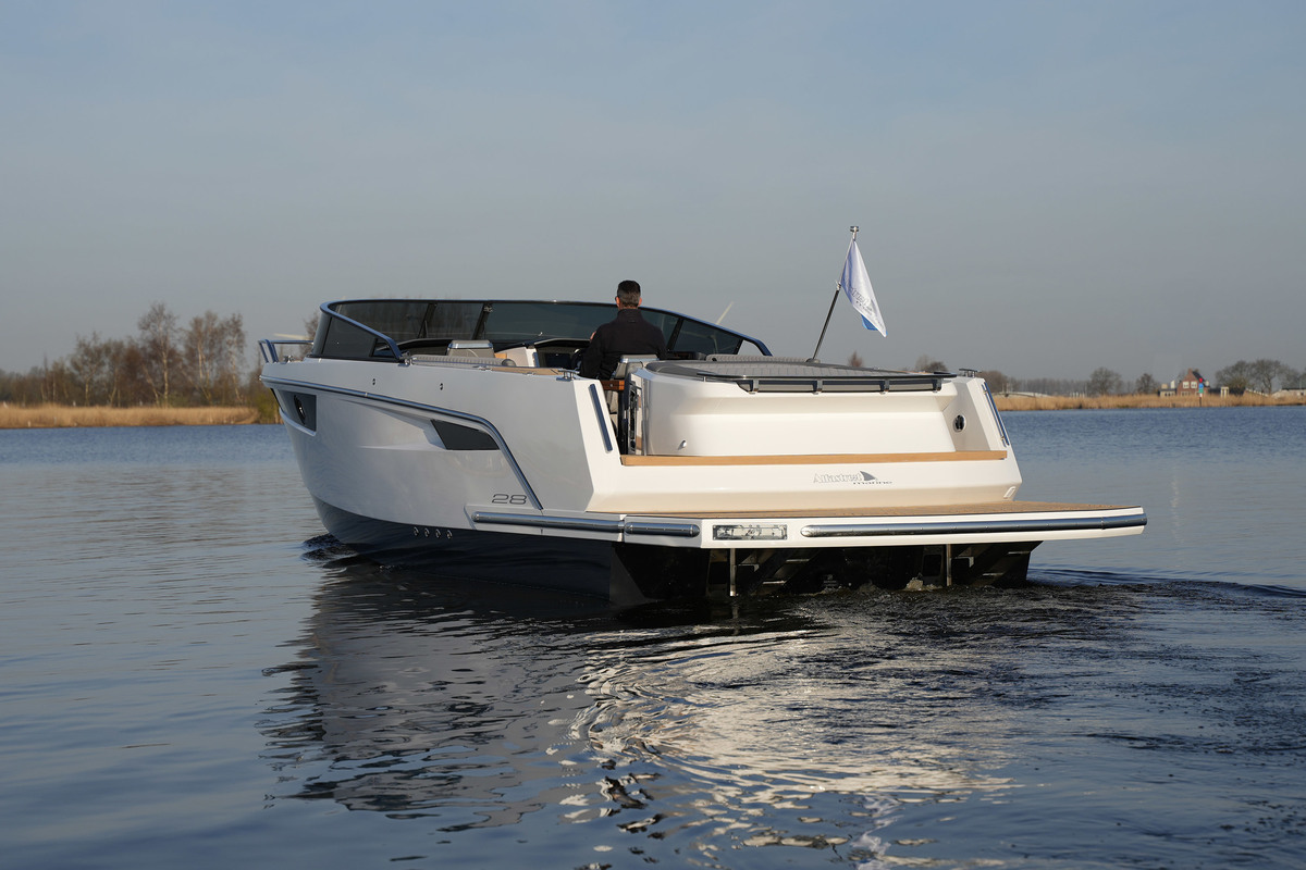 foto: 13 Alfastreet Marine 28 Cabin - Inboard Series