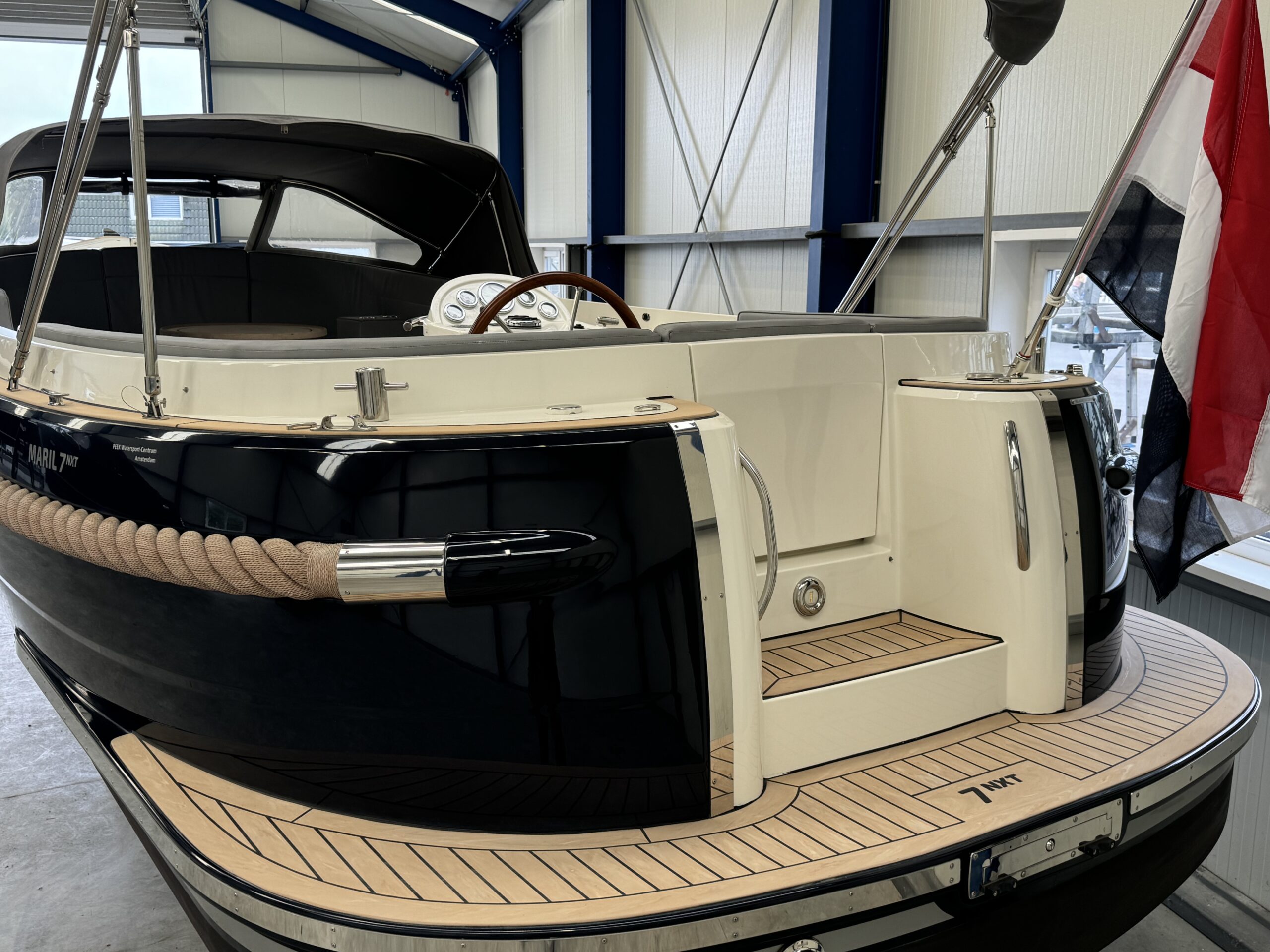 foto: 32 Motorboat 800